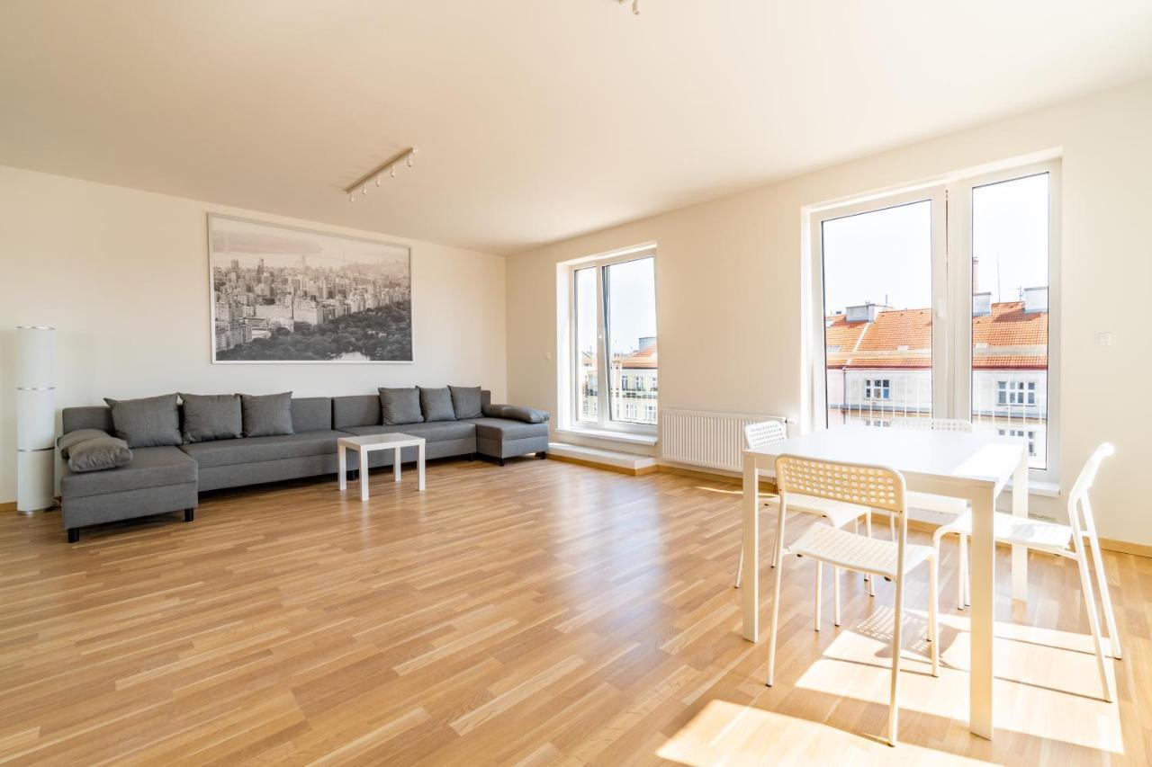 Penthouse # 81 With Panoramic City View In Elite Rezidence With Free Parking Прага Екстер'єр фото